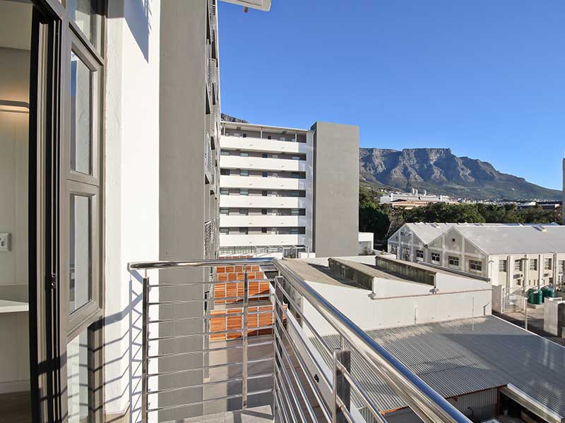 Private Balcony | Mountain View